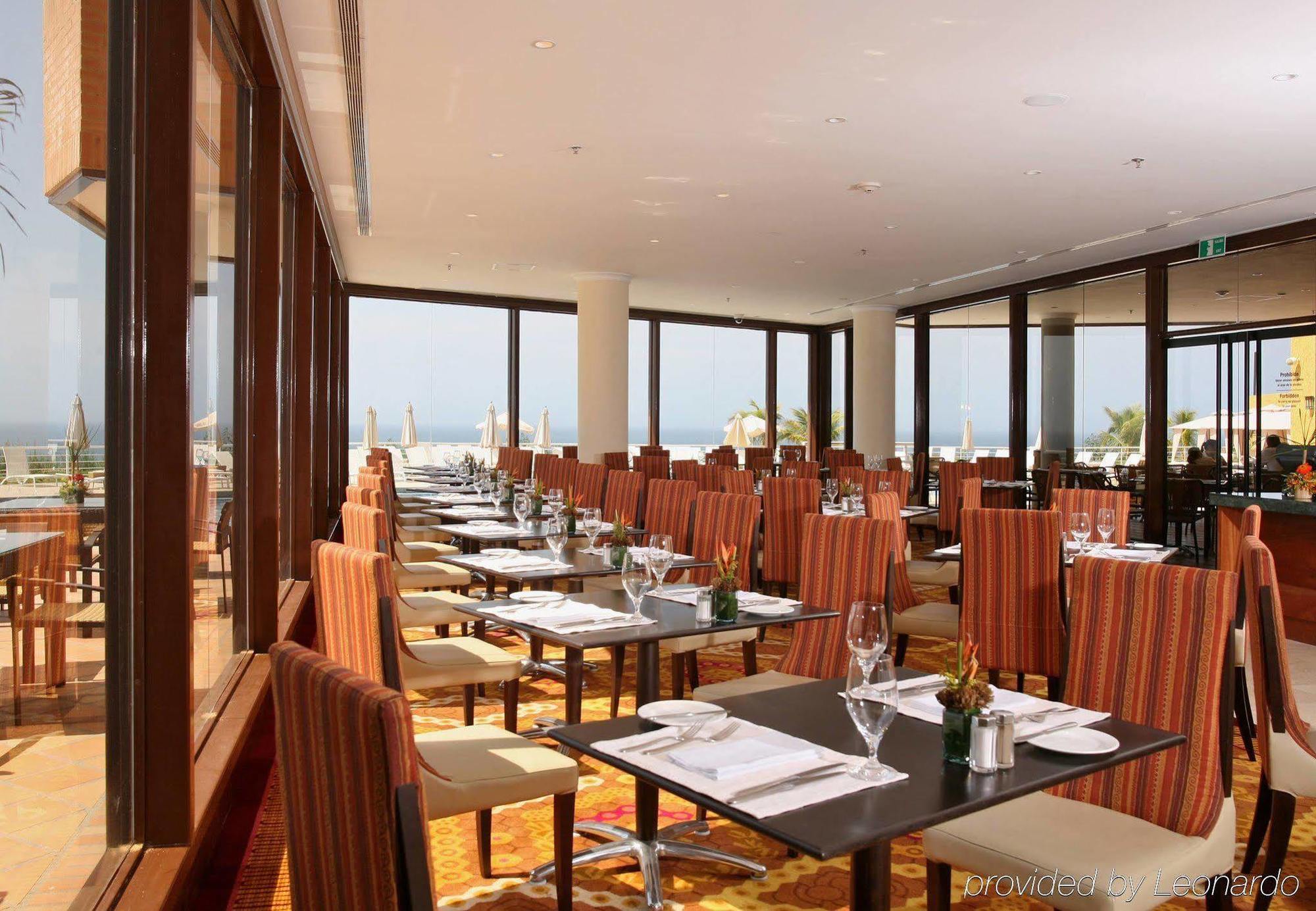 Marriott Venezuela Hotel Плайя-Гранде Ресторан фото