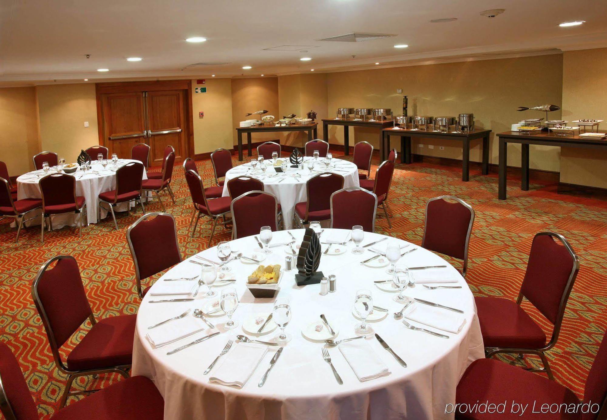 Marriott Venezuela Hotel Плайя-Гранде Ресторан фото
